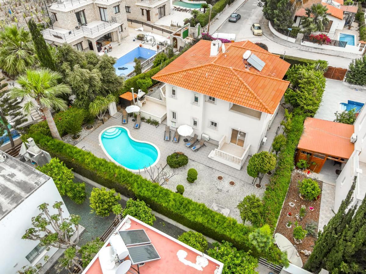 Villa Deja Blue By Ezoria Villas Kólpos tón Korallíon Eksteriør bilde