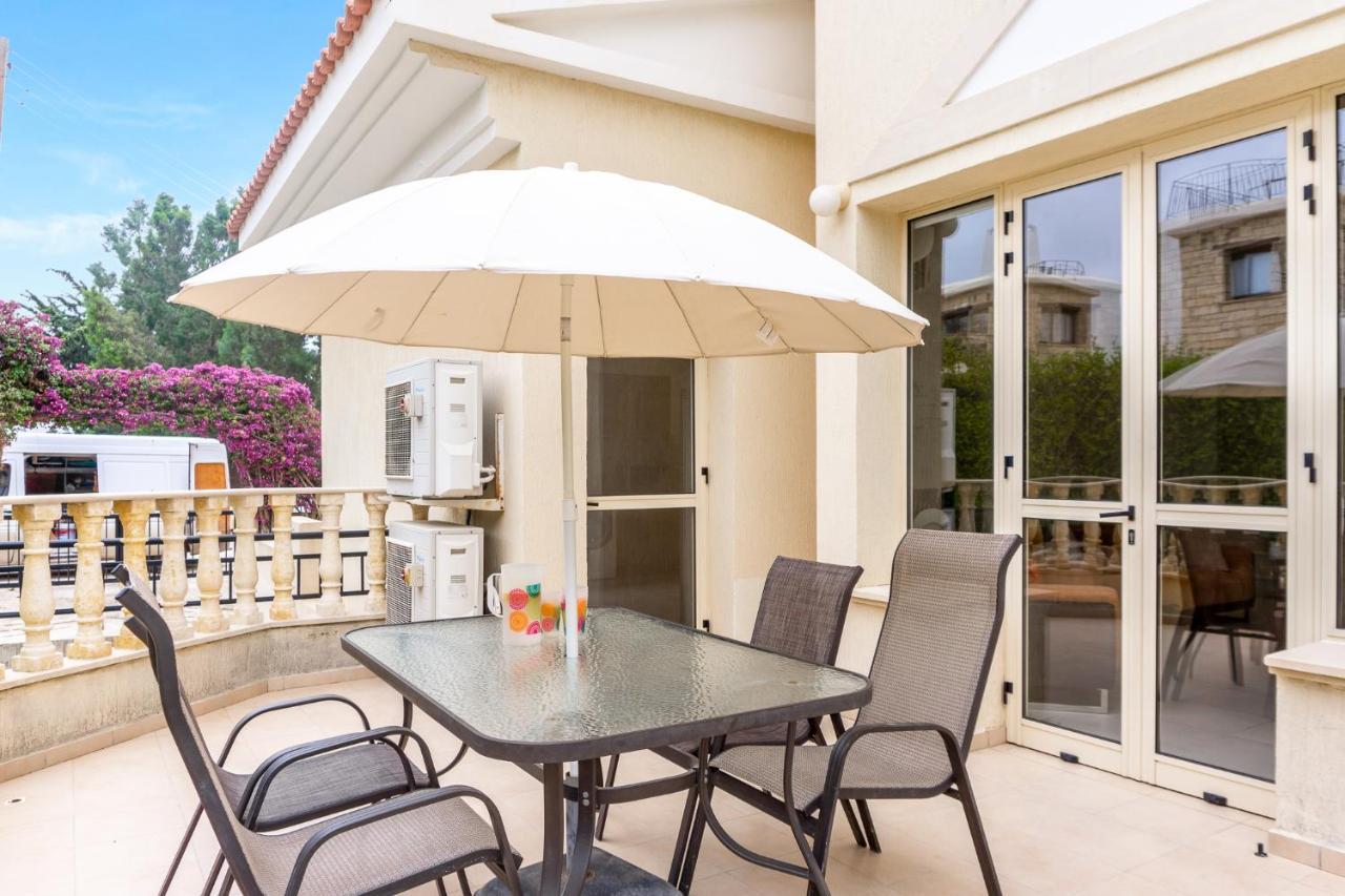 Villa Deja Blue By Ezoria Villas Kólpos tón Korallíon Eksteriør bilde