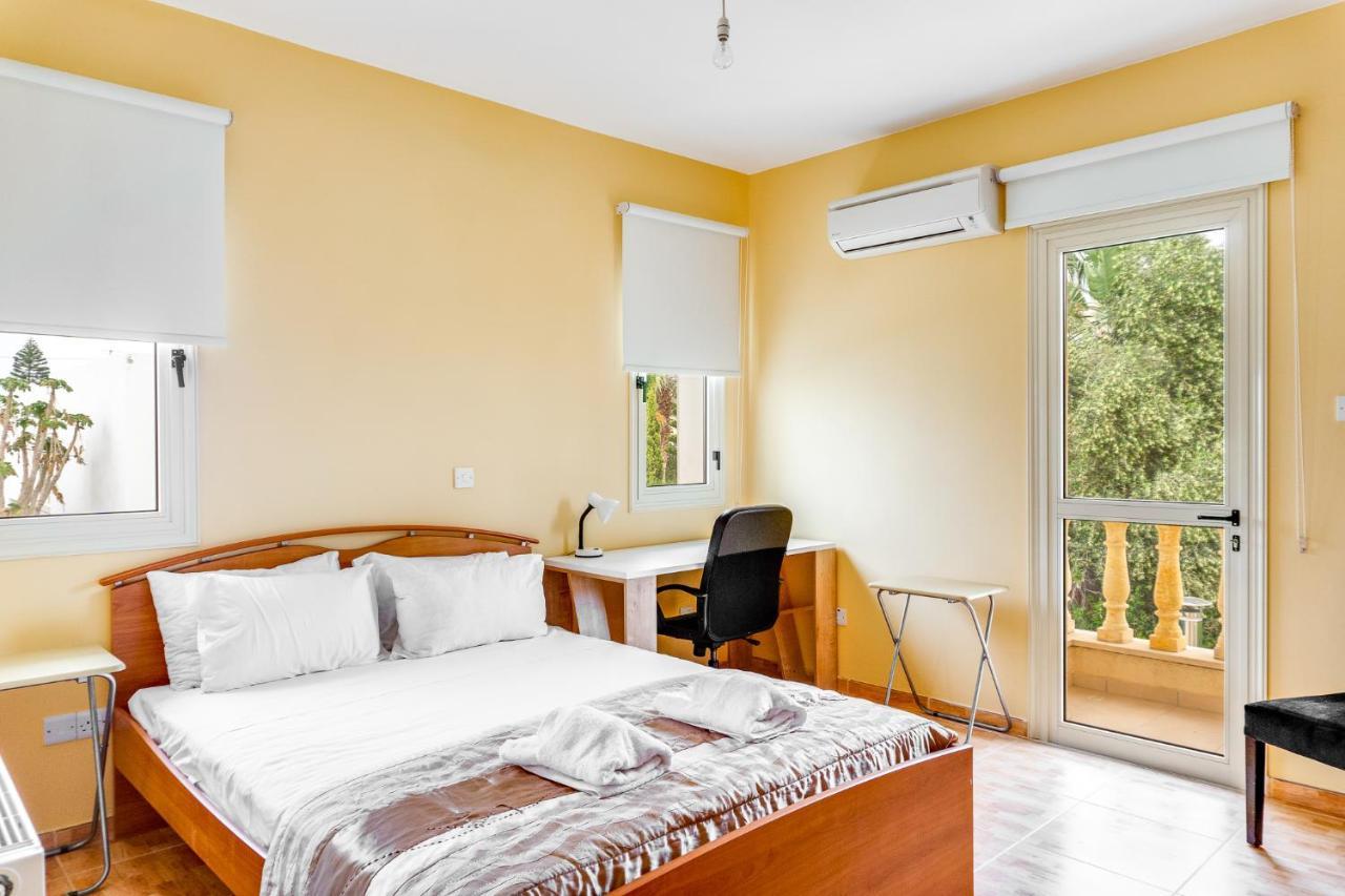 Villa Deja Blue By Ezoria Villas Kólpos tón Korallíon Eksteriør bilde