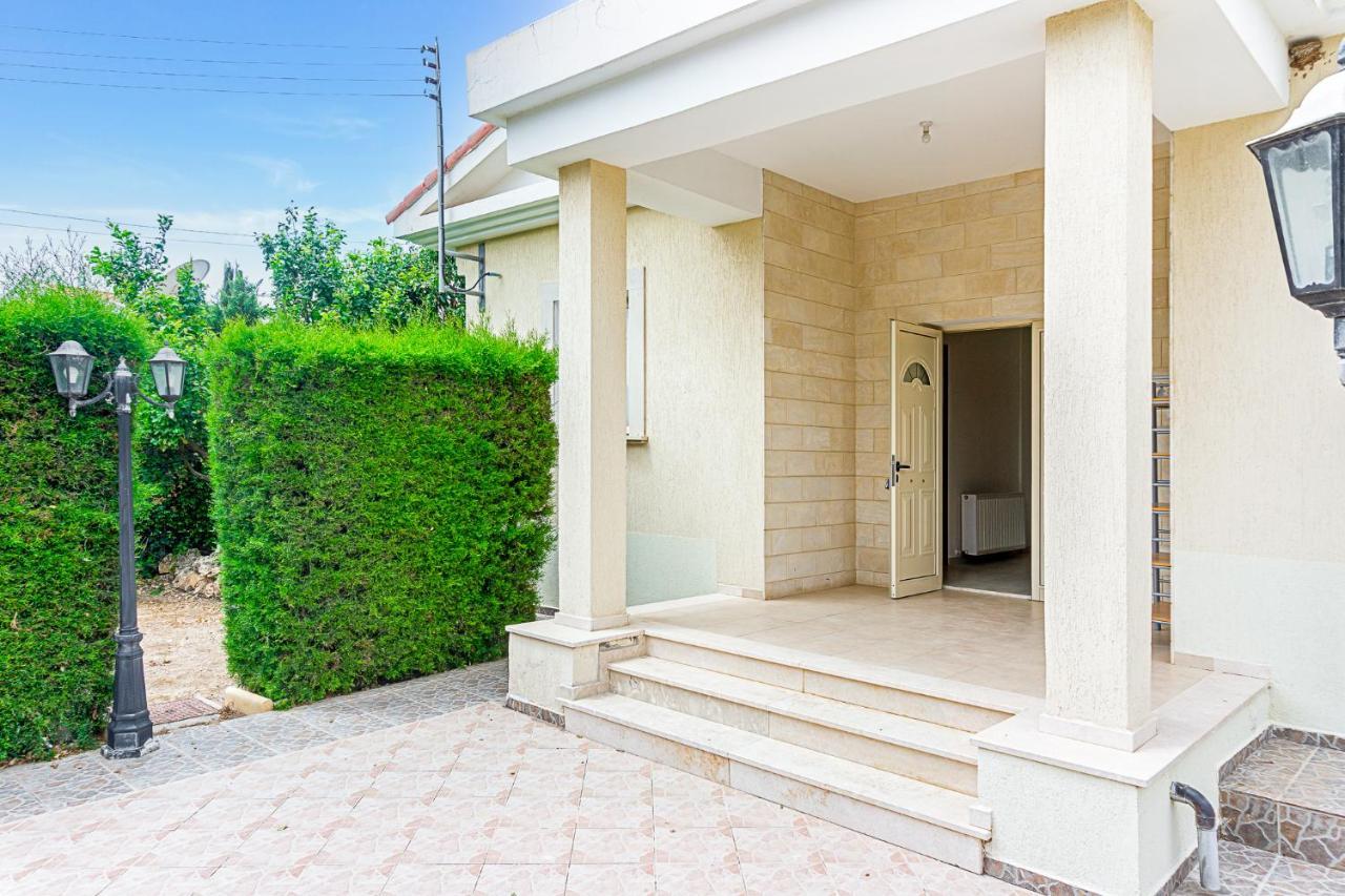 Villa Deja Blue By Ezoria Villas Kólpos tón Korallíon Eksteriør bilde