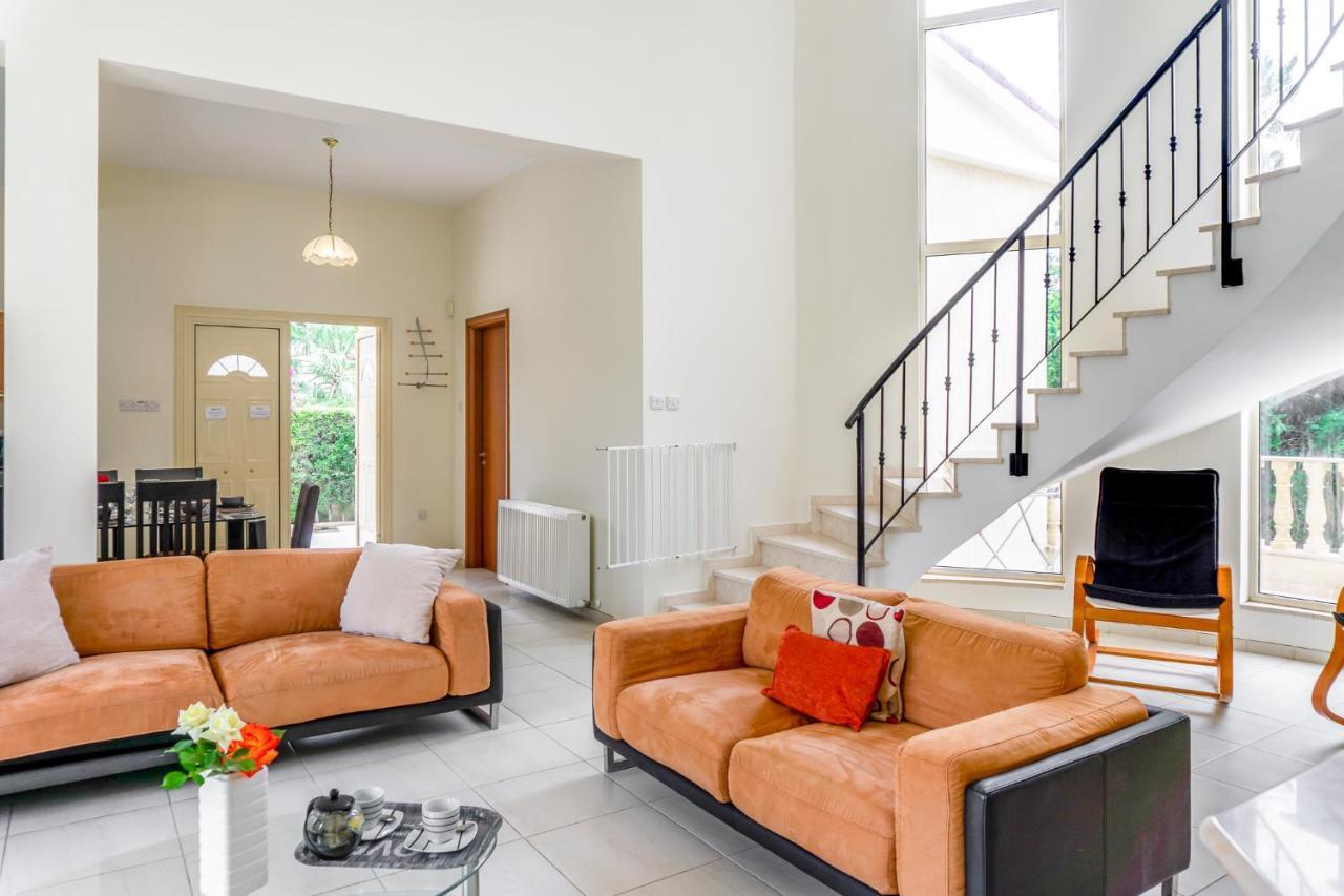 Villa Deja Blue By Ezoria Villas Kólpos tón Korallíon Eksteriør bilde